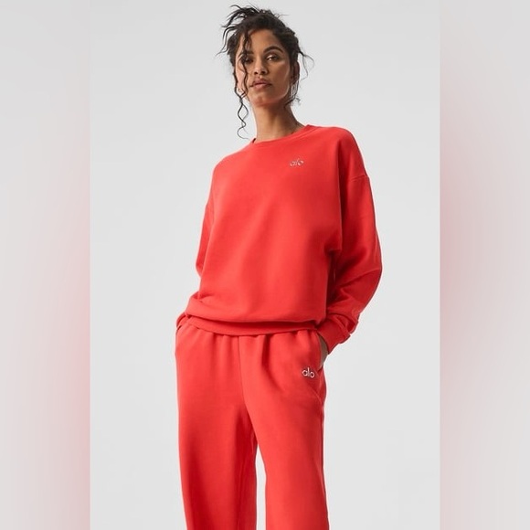 ALO YOGA | ✨NEW✨ Accolade Crew Neck Pullover in Red Hot Summer - Picture 1 of 6